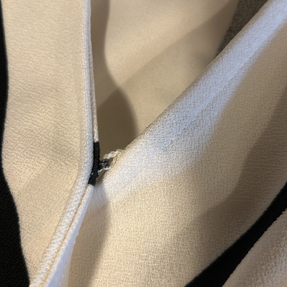 Banana Republic 3/4 length sleeve crepe wrap top - Picture 3 of 5